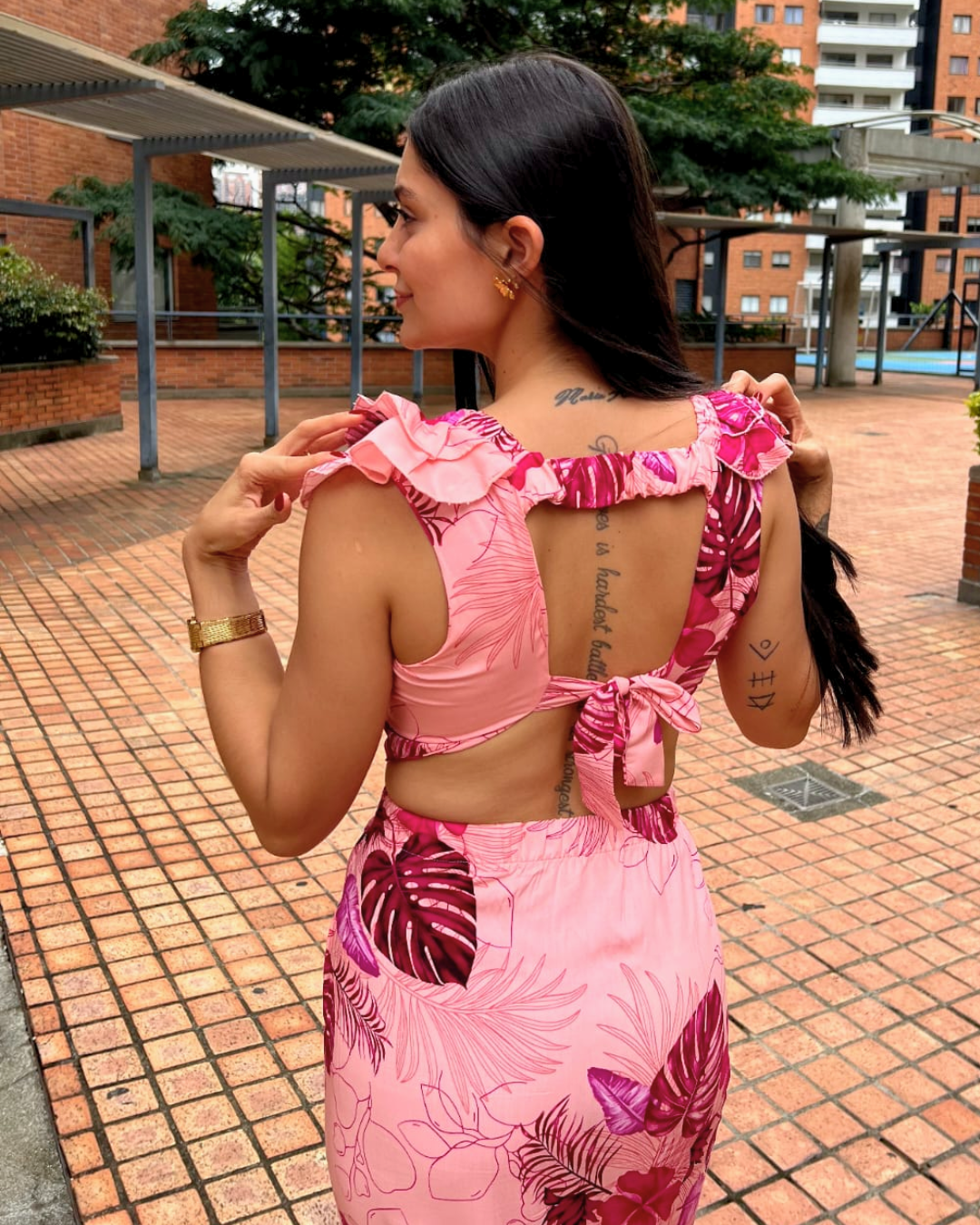 Vestido con boleros en el busto